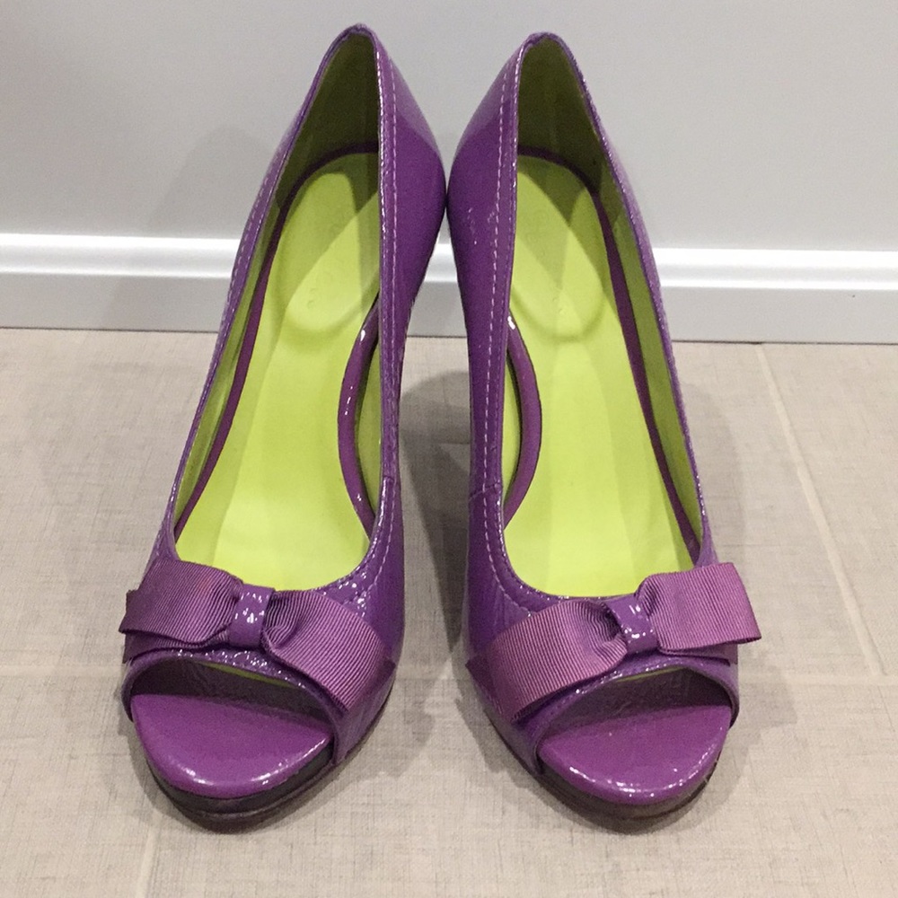 Boden bow tie purple patent leather peep-toe pumps